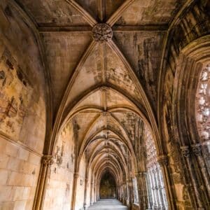 ogivas numa catedral gótica