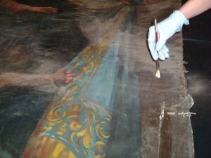 restauro de pintura sobre tela de grandes dimensões