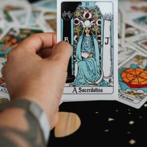 carta de tarot a sacerdotisa